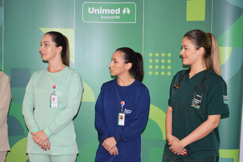 Novos uniformes foram apresentados durante desfile, realizado no Espaço Viver Bem do Complexo Hospitalar Unimed Erechim